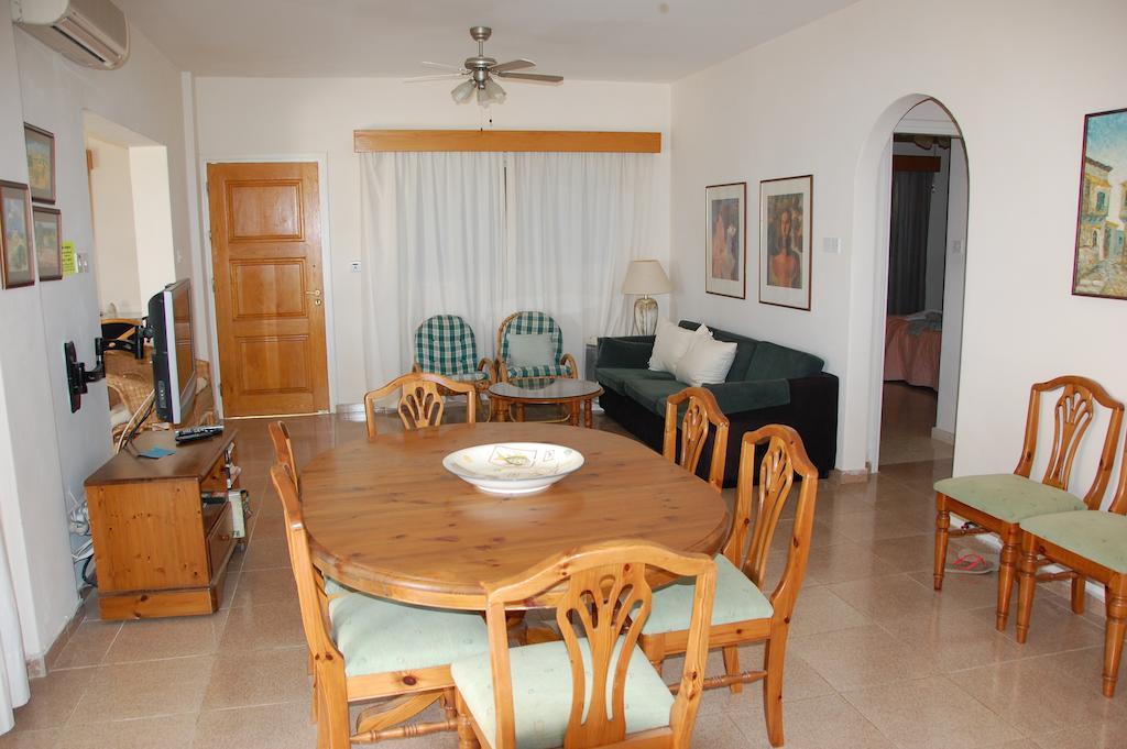 Villa Chrysanthia Polis Szoba fotó