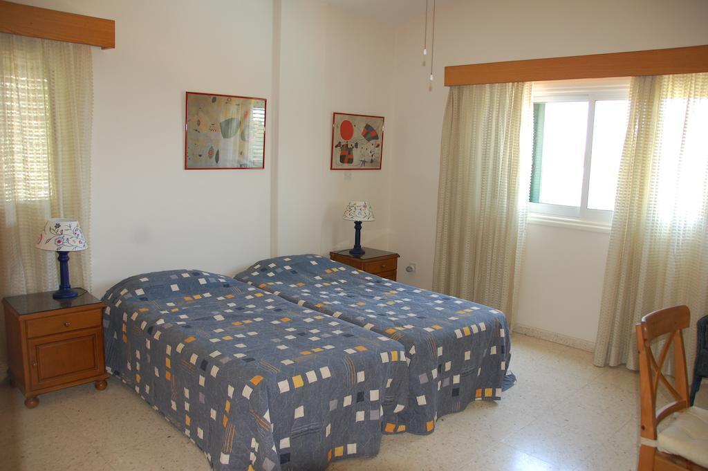 Villa Chrysanthia Polis Szoba fotó
